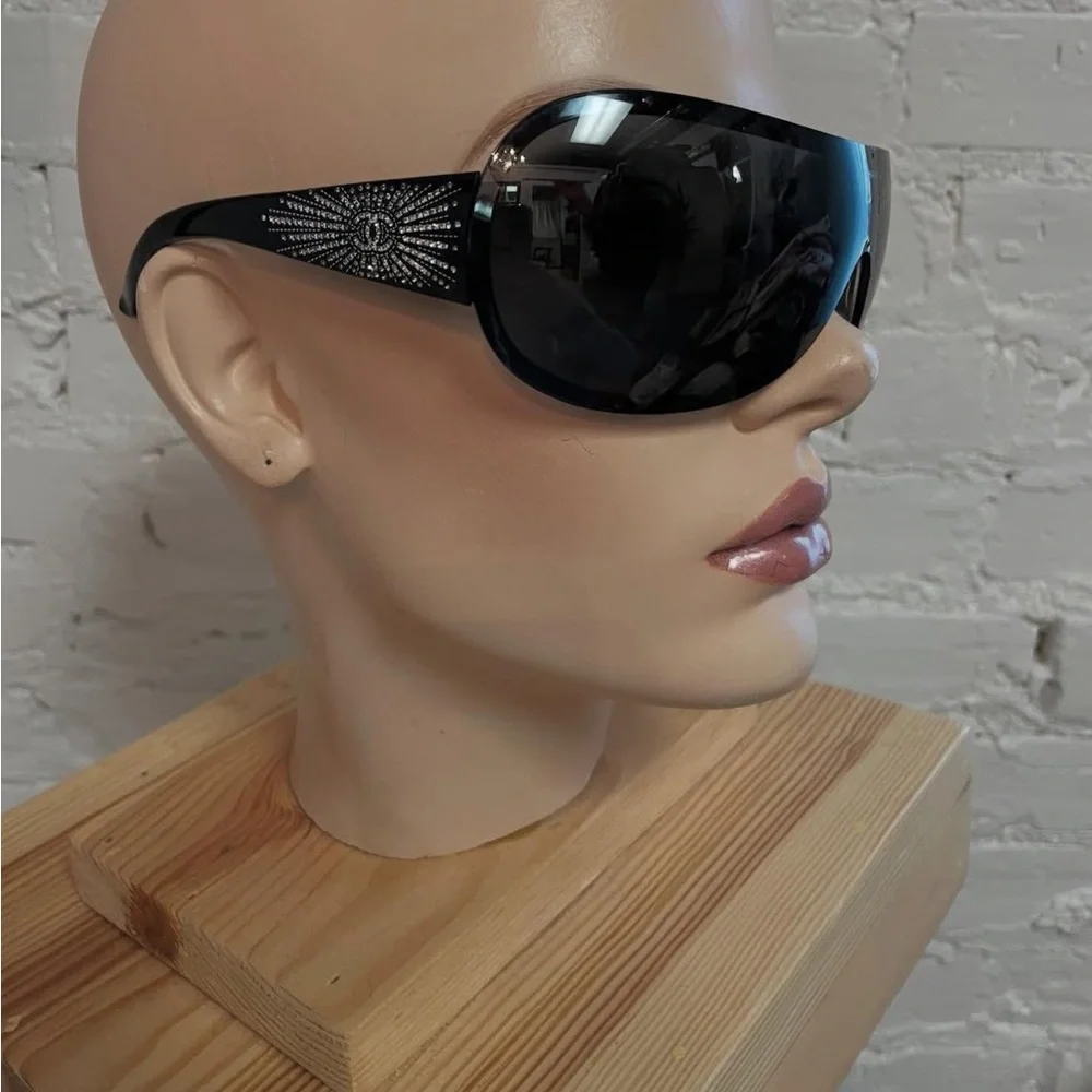 CHANEL Black Sunglasses with Crystal Details - Picture 1 of 5